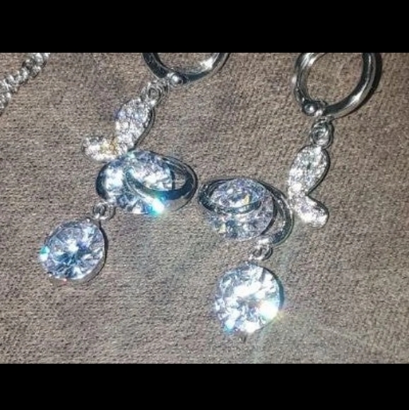 Modern-design, butterfly jewlery set. - Picture 2 of 4